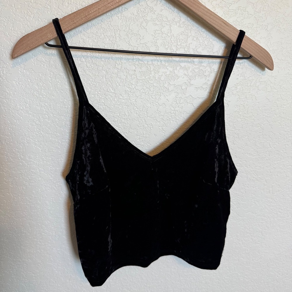 Witchy grunge Forever 21 Velvet Crop Tank Top Size Medium Black